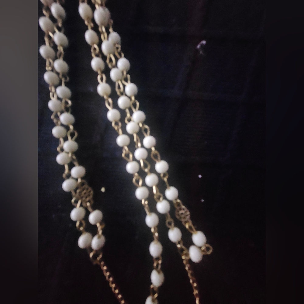 Chic Gold and Cream Beaded Necklace